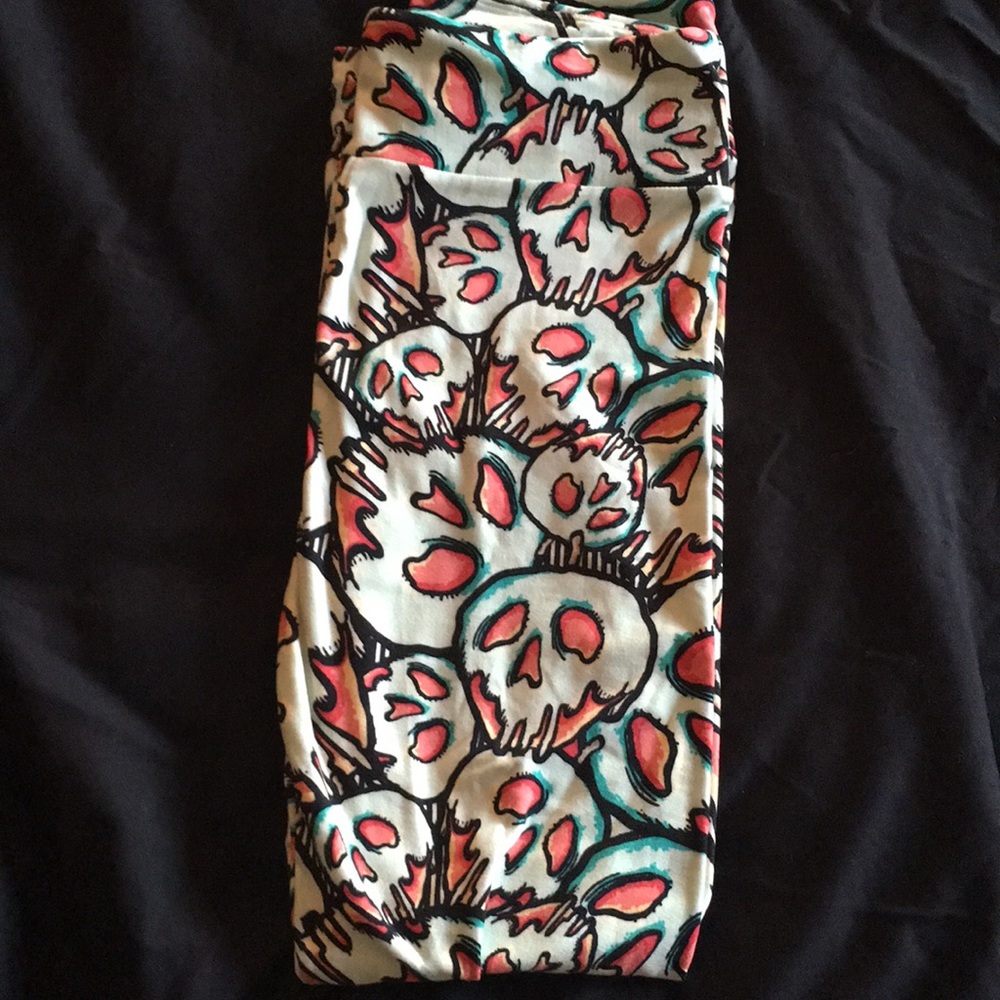 🦄🦄 Lularoe Disney Leggings 🦄🦄